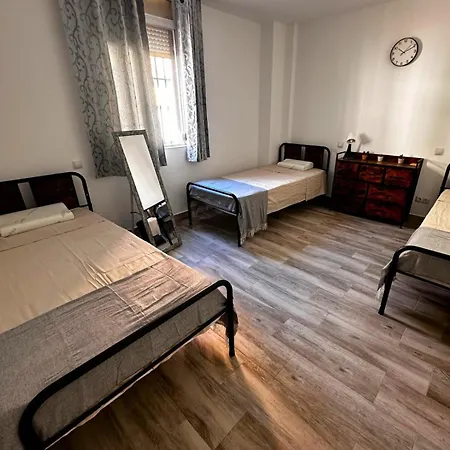 Amplia Casa Entera Con Patio Y Terraza Familia Y Grupo De Amigos Hébergement de vacances