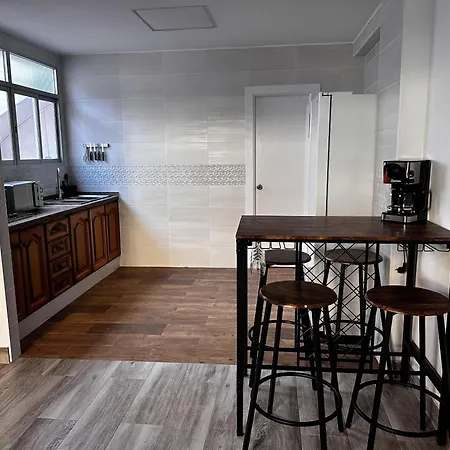 Amplia Casa Entera Con Patio Y Terraza Familia Y Grupo De Amigos Hébergement de vacances