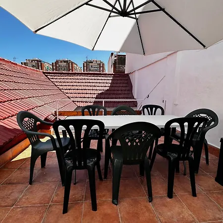 Holiday home Amplia Casa Entera Con Patio Y Terraza Familia Y Grupo De Amigos